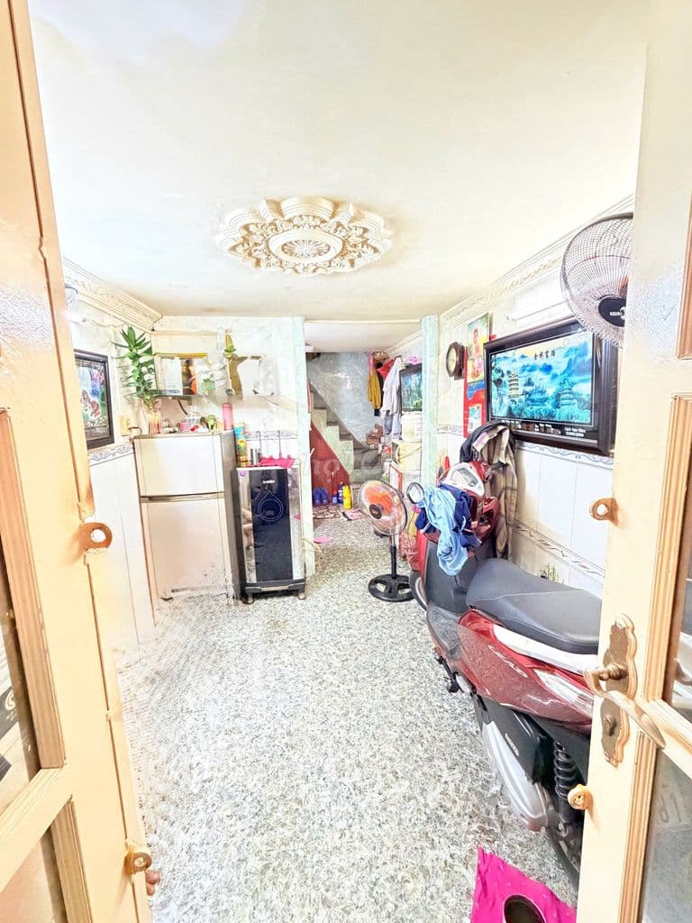 Cực hiếm Chưa tới 2 Tỷ đã có ngay Hộ Khẩu SG DT công nhận đủ 31.8m2