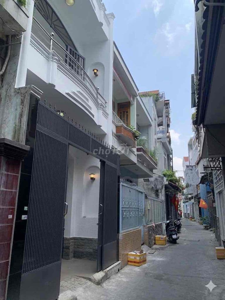 Nhà diện tích 70m2, Nguyễn Thị Tần, hẻm xe hơi, nhỉnh 7 tỷ, 4.1x16m, 3