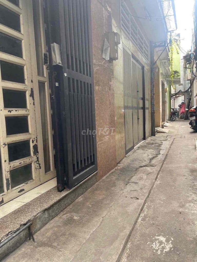 Chủ gửi căn nhà ở quận 10 đường Nguyễn Tiểu La giá 5.1 Tỷ 4.5x8m 4 tần