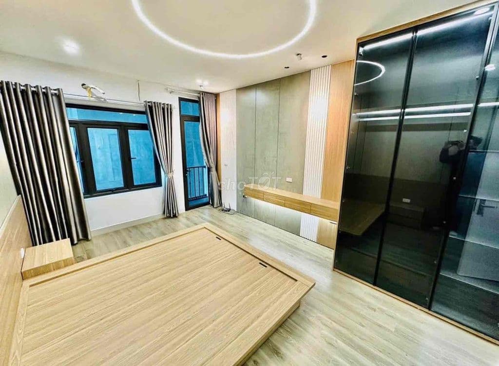 nhỉnh 8tỷ nhà mới xây 6 tầng thang máy bàn giao full nội thất ở anh - Ảnh 3