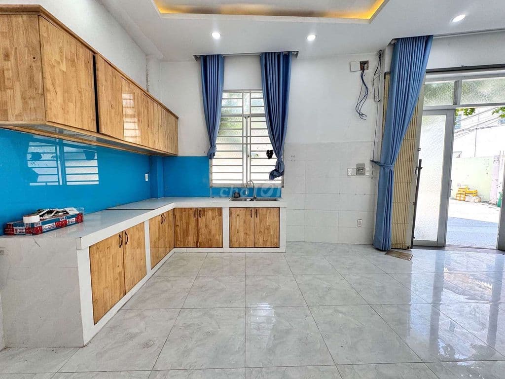 NHÀ ĐẸP GIÁ TỐT CHỈ GIÁ 6.45 T.Ỷ, 3 TẦNG, MẶT TIỀN 12M HIẾM CÓ, - Ảnh 2