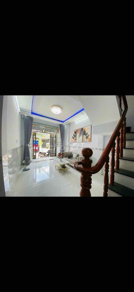 NHÀ ĐẸP 1 tỷ 750 triệu , 2 phòng ngủ, hẻm xe hơi