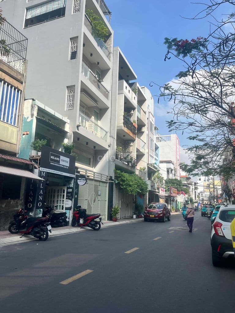 Bán nhà 2 mặt tiền Phú nhuận