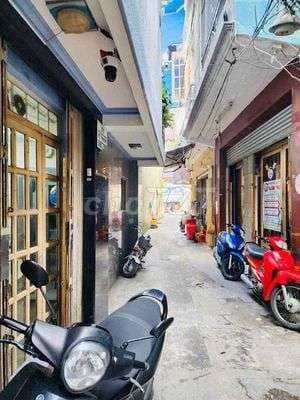 Nhà gần Mặt tiền Cô Giang, Quận 1. Dt 25m2. 2 tầng Hơn 3 tỷ