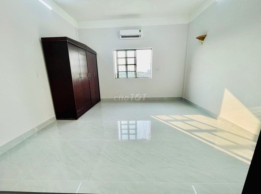 Cần bán Cc Phú lợi thang bộ DT 44,3m2 ,1PN ,1WC P7,Q8 Giá: 1.760tỷ