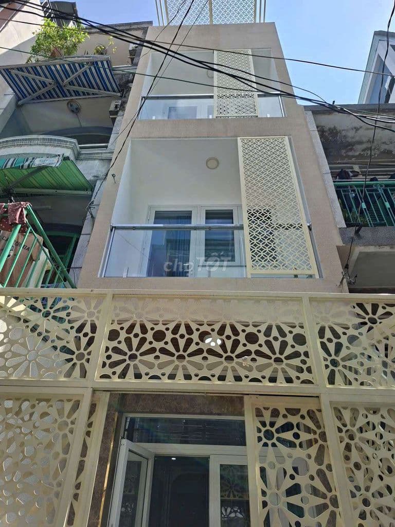 Q11 - nhà đẹp mới xây - HXH - giá chỉ 4 tỷ 990 triệu - TL