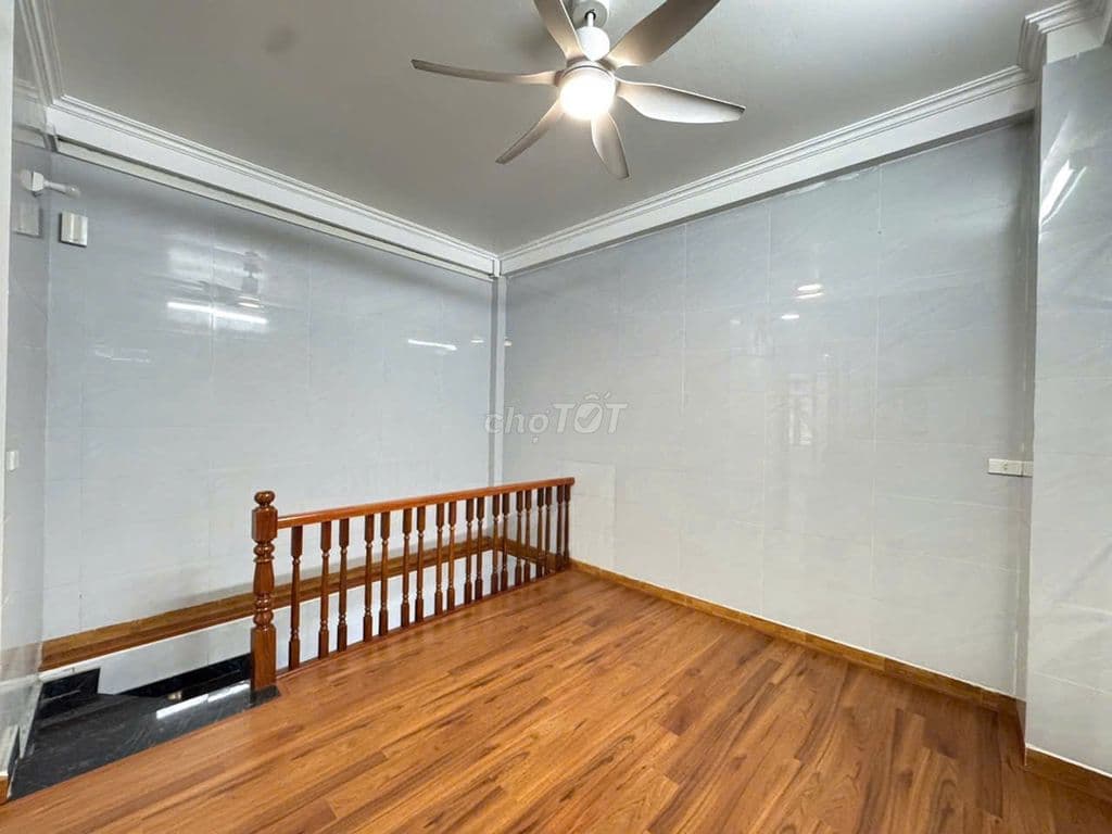 Nhà mặt đường- siêu đẹp-kinh doanh