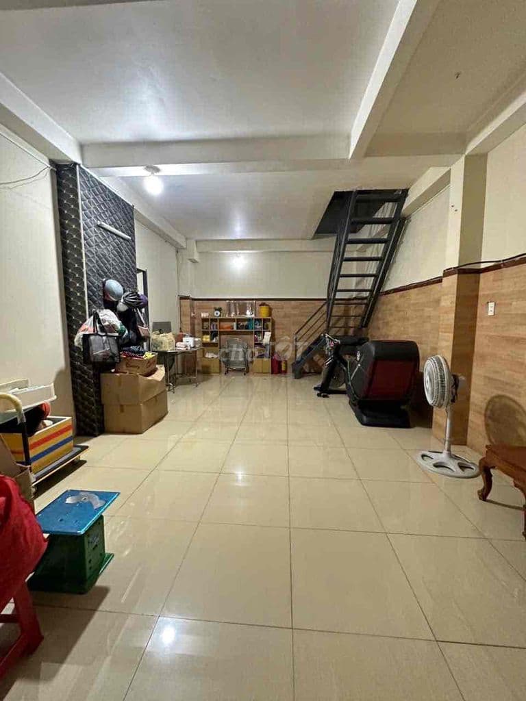 bán nhà hẻm khu bàu cát tân bình. DT: 4m5 x 8m 2 lầu giá 3ty950 TL