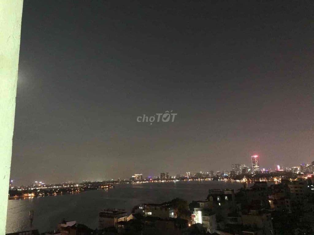Siêu phẩm view nhìn ra Hồ tây