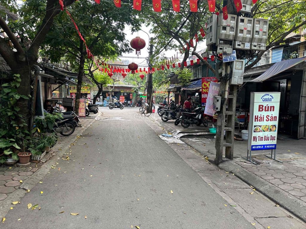 bán căn tập thể tầng 1 kinh doanh 2 mặt tiền