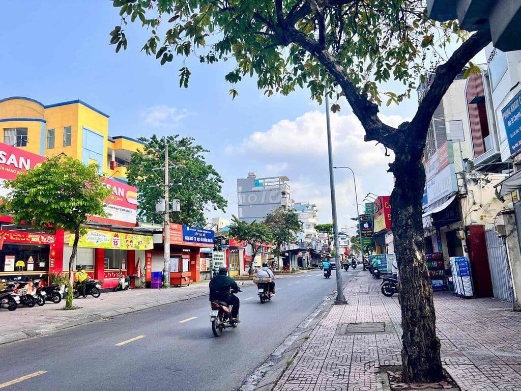 BÁN GẤP! MẶT TIỀN ĐƠN GIÁ HẺM - MẶT TIỀN NƠ TRANG LONG GIẢM VỀ 10,5 TỶ - Ảnh 2