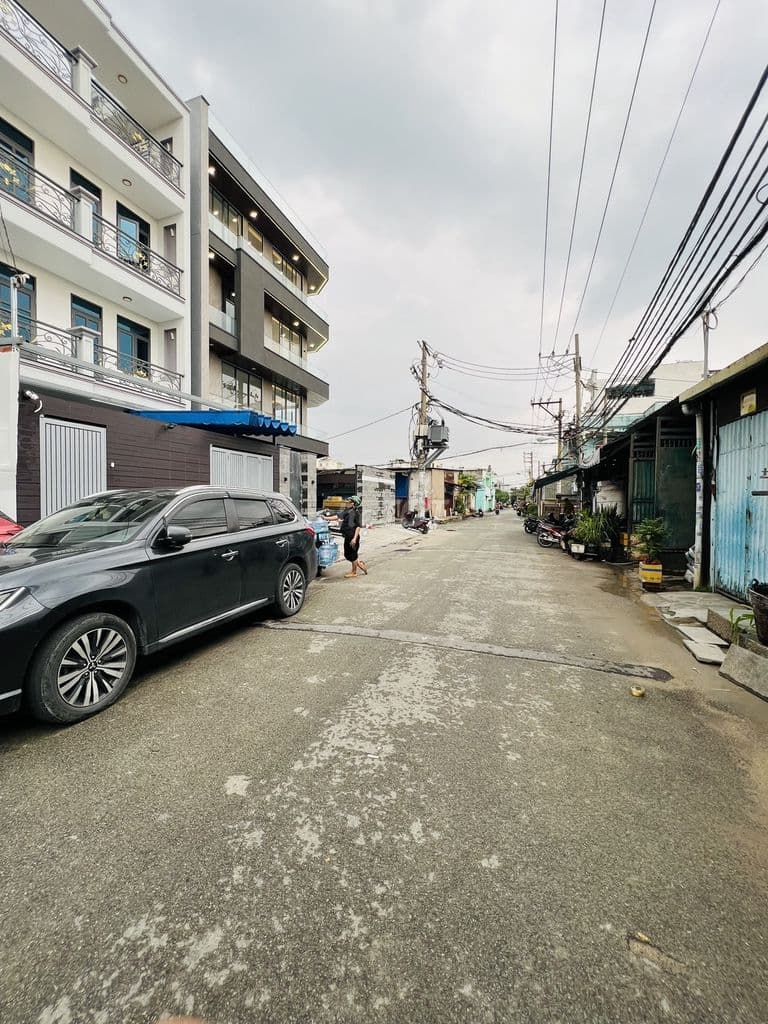 Bán Nhà Kho 2 Tầng Hương Lộ 2 Đường 20m 2 Sổ Riêng 8x20 Giá Tốt 11,2Tỷ - Ảnh 2