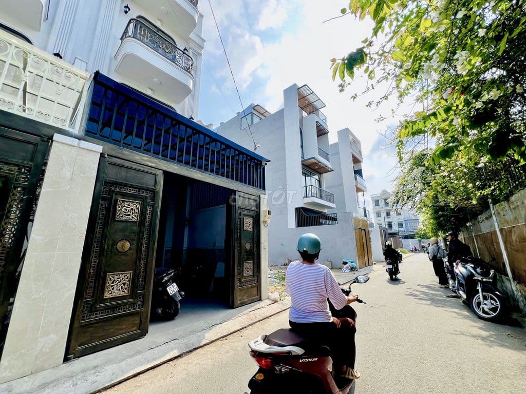 SÁT MẶT TIỀN - HẺM XE HƠI THÔNG - TRƯỜNG THỌ - 79M2 ĐẸP KHÔNG TÌ VẾT - Ảnh 3