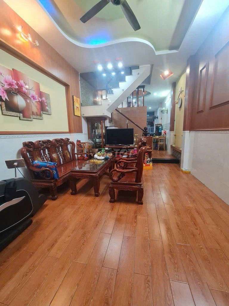 NHÀ ĐẸP HẺM XE HƠI 4 X 18 ĐÚC 2 TẦNG NGAY CHỢ BÌNH THÀNH -LIÊN KHU 4-5