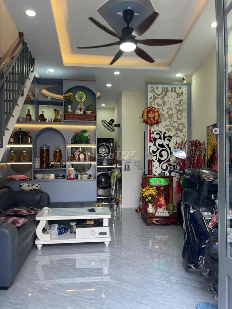 Bán Nhà Gần Emart, 4,5*10 Nở Hậu, 2 Tầng , HXH, Chỉ Nhỉnh 3 Tỷ - Ảnh 2