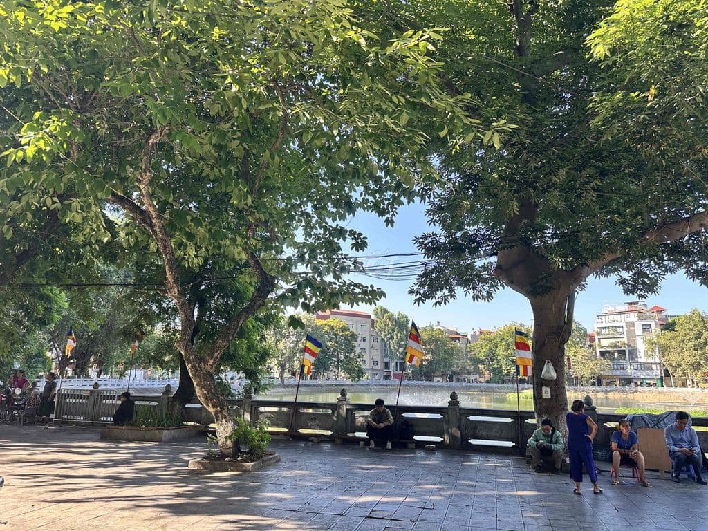 TẬP THỂ DỆT KIM ĐÔNG XUÂN - HAI BÀ TRƯNG