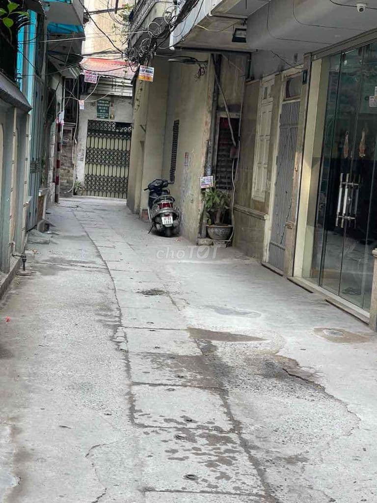 Gà đẻ trứng vàng chdv 10phòng phố trần khát chân vận hành ngay.