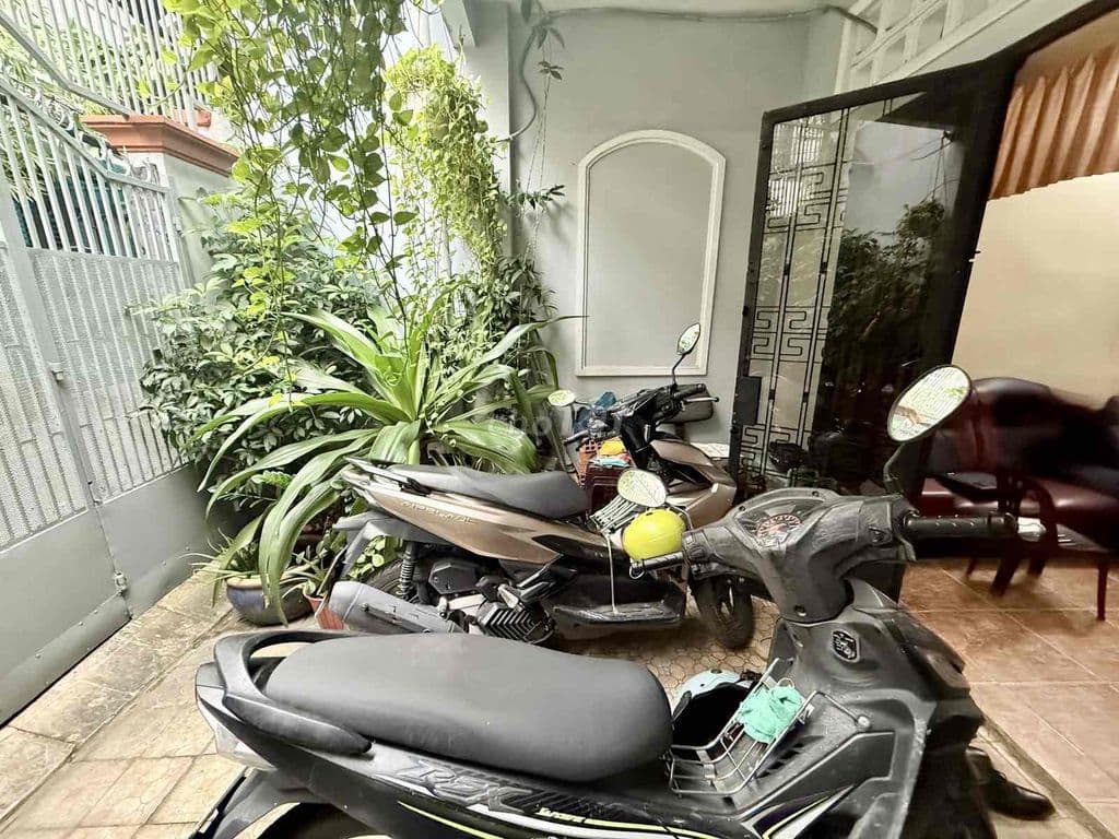 Gấp bán định cư nhà Tăng Bạt Hổ 72m2, ngang 4.4m, ô tô đậu cửa, 9.35 T - Ảnh 3