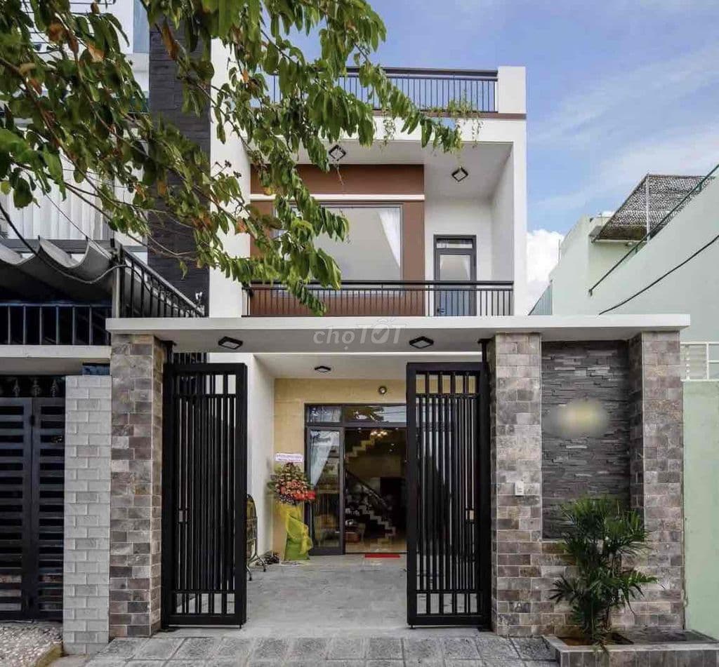 cần bán gấp nhà , gần chợ quy đức bình chánh