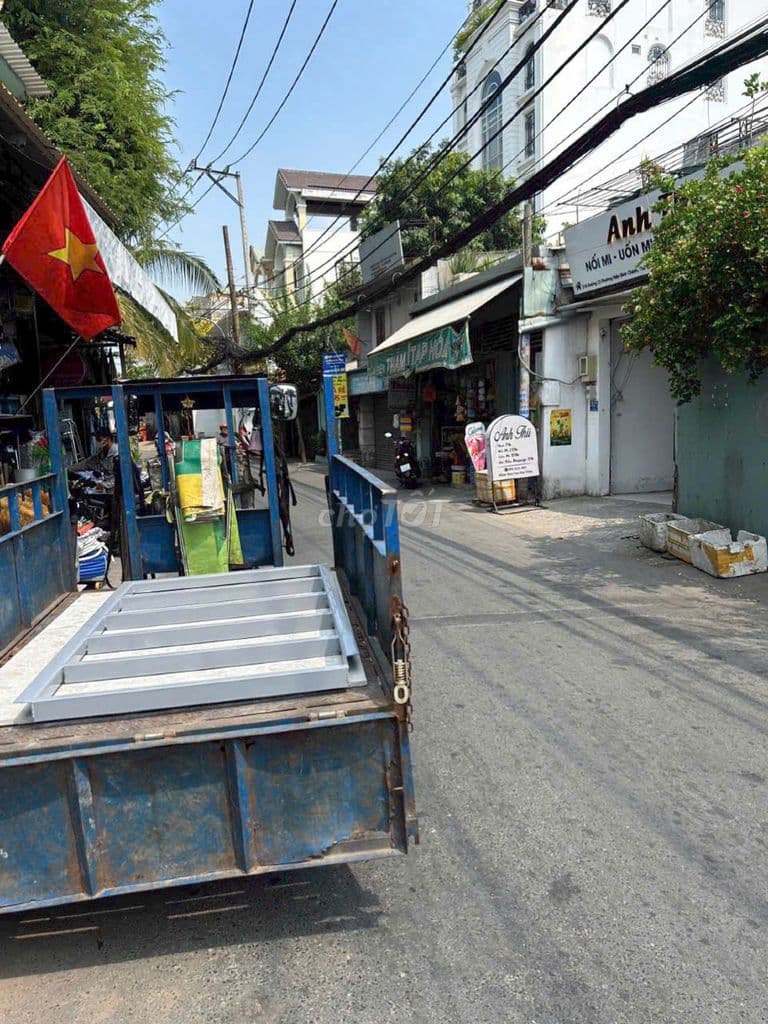 Chính chủ bán nhà mặt tiền đường 23 (Phạm Văn Đồng) - sát bên Gigamall