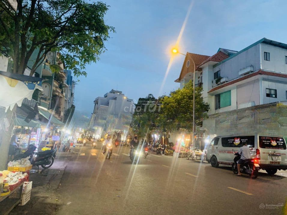 BÁN NHÀ 3 TẦNG - CHÍNH CHỦ - GẦN PHAN ĐĂNG LƯU - HXH ĐỖ CỬA - DT 99M2 - Ảnh 2