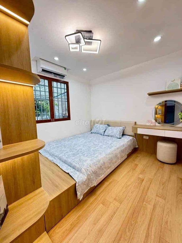 TT Bách Khoa mặt phố , tầng2, 3 ngủ, vừa ở vừa cho thuê,dòng tiền ổn