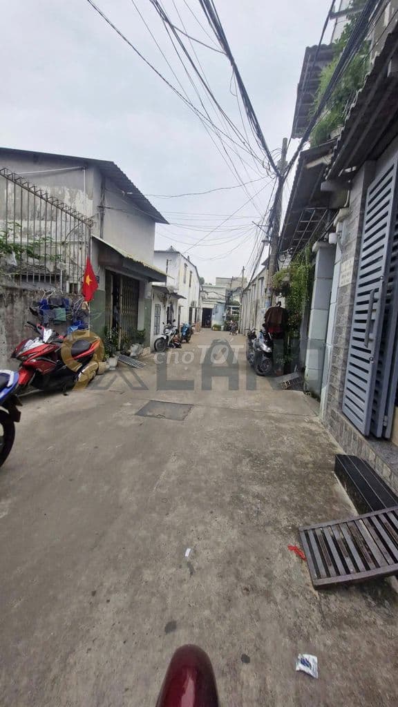 NGÔP BÁN GẤP LÔ ĐẤT HẺM XE HƠI ĐƯỜNG 11, DT:104,7M2, NGANG 8,32 MÉT
