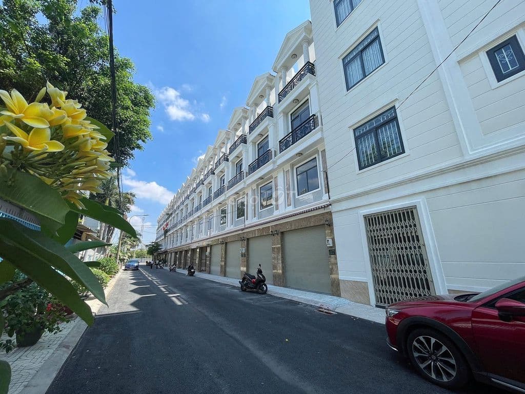 Nhà Đẹp View Sông Hướng Đông Nam Còn 1 Căn Cạnh Vạn Phúc City