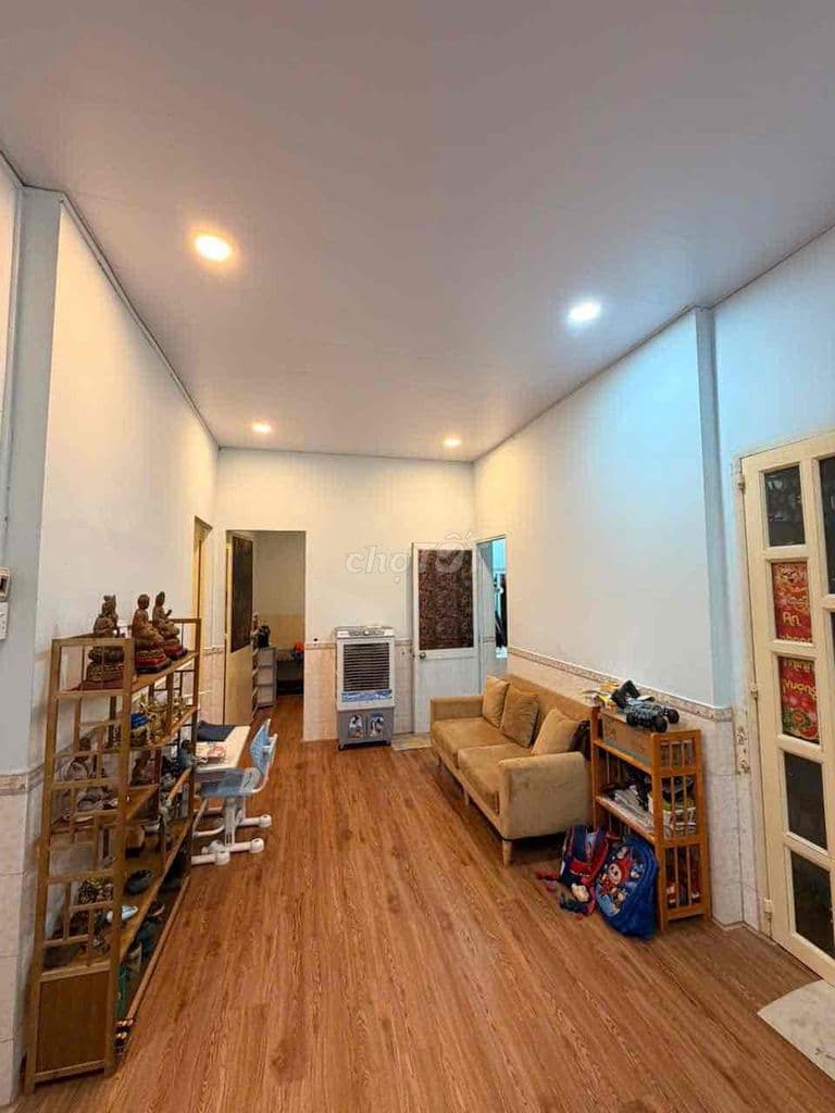 bán căn hộ lầu 4 thang bộ sạch sẽ thoáng mát - Ảnh 2