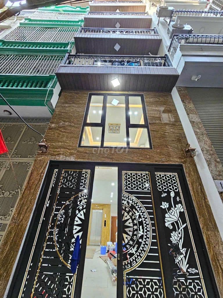 HOÀNG VĂN THÁI - NHÀ ĐẸP LONG LANH- 42m2*6 TẦNG- MỚI TINH 100%- 7.9 TỶ