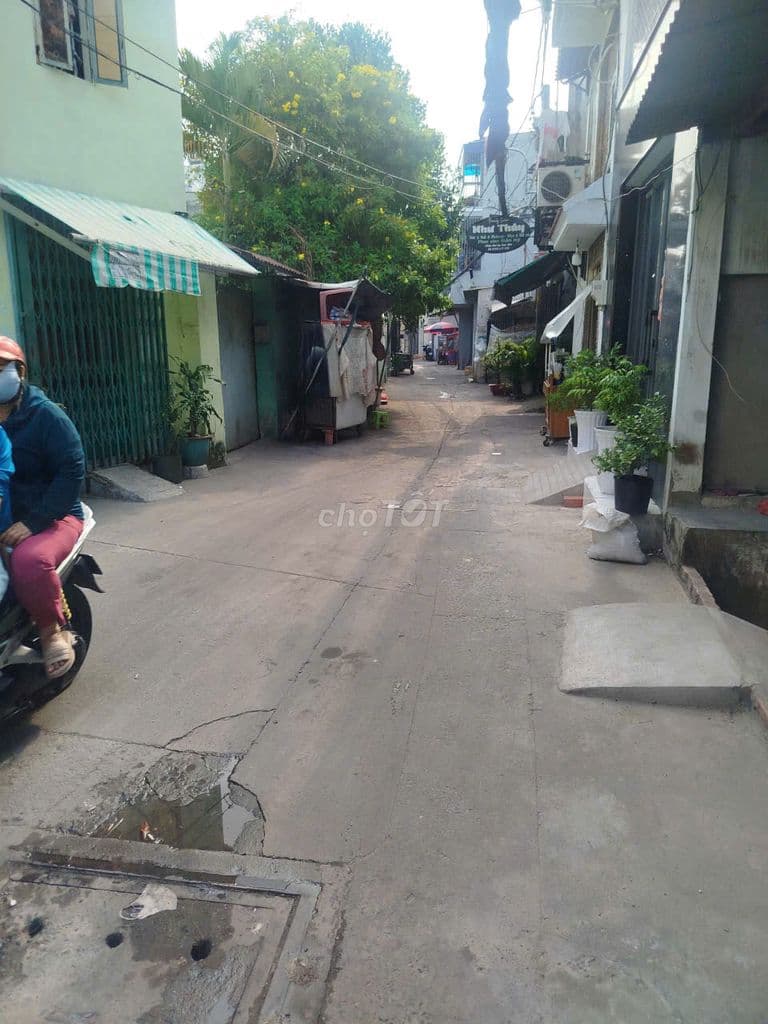 NHÀ NGAY TRUNG TÂM GÒ VẤP – ĐI BỘ VÀI BƯỚC RA TTVINCOM QUANG TRUNG