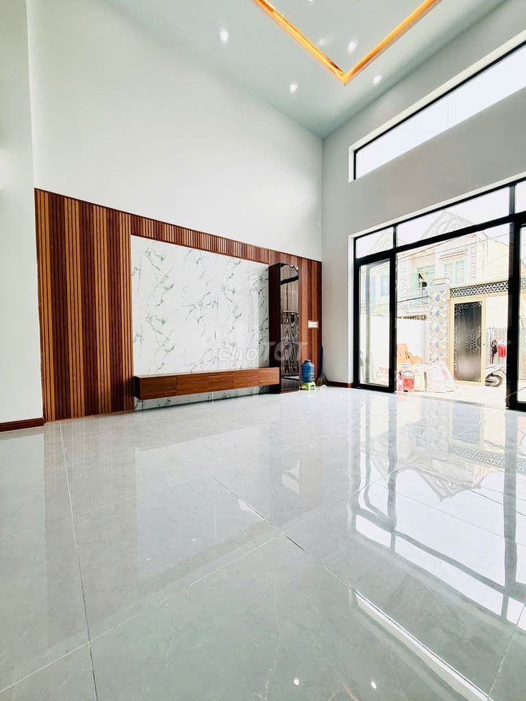 Nhà Mới 3 Tầng Lung Linh, 5 x 20, Ô Tô Vào Nhà, Chợ Gấu, Giáp Quận 12. - Ảnh 3
