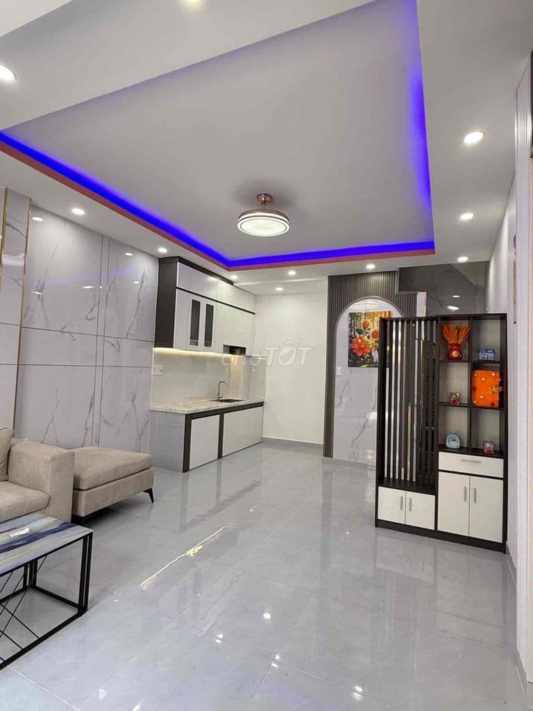 Giảm Sốc 500tr còn 4 ty 8 Nhà Mặt Tiền gần chợ gò vấp-:4x8m- 2tầng.-