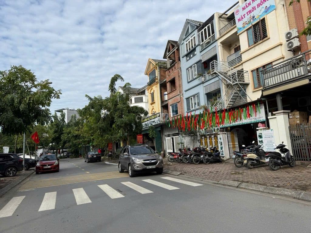 CẦN BÁN BIỆT THỰ LIỀN KỀ THẠCH BÀN LONG BIÊN HÀ NỘI. - Ảnh 3