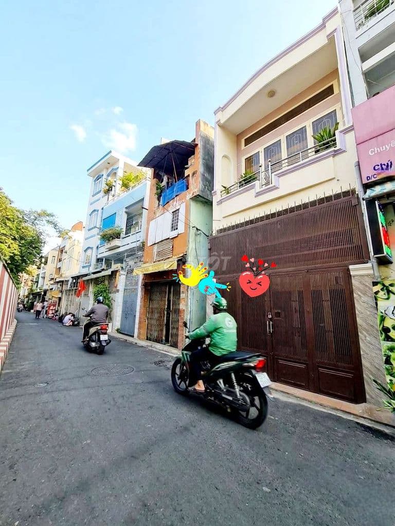 NHÀ ĐẸP FULL NỘI THẤT HẺM XE TẢI CMT8, KẾ CÔNG VIÊN LÊ THỊ RIÊNG