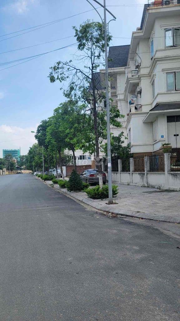 NHÀ 5 TẦNG BIỆT THỰ LIDECO HOÀI ĐỨC , 2 mặt đường , sát QL32