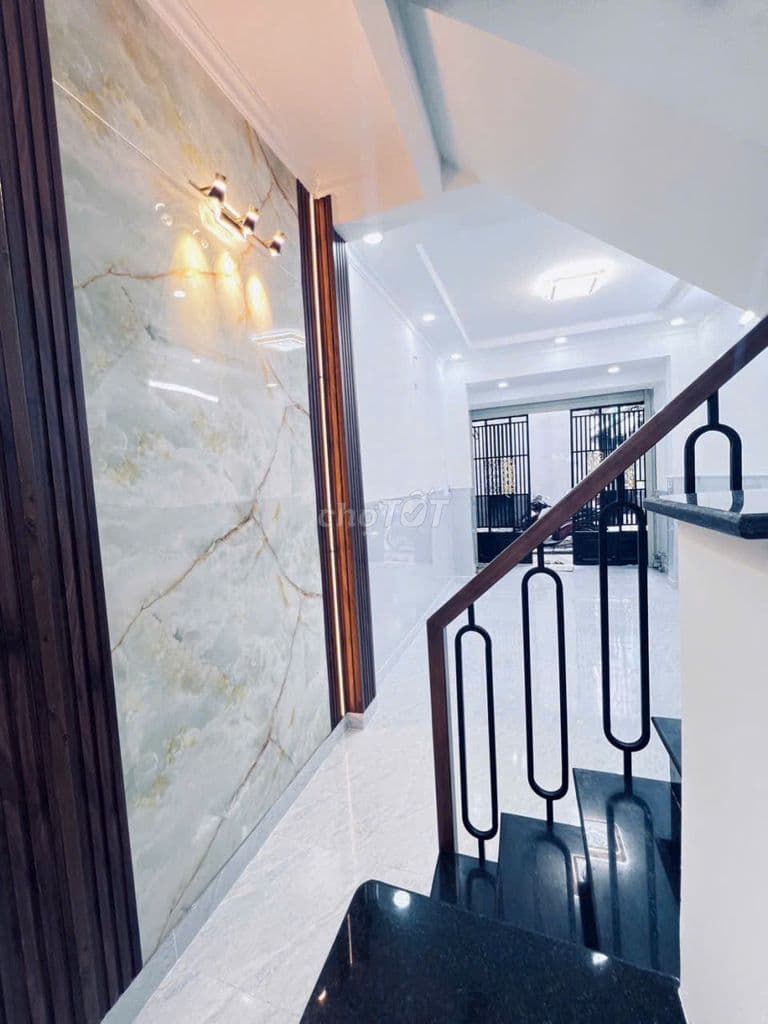 Bán nhà ngay trung tâm quận 12 đầy đủ tiện ích - Ảnh 2