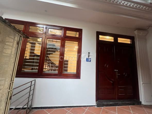 bán nhà 4 tầng Bồ Đề gần hồ