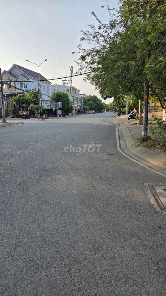 Bán đất Khu COTEC Xã phú xuân Nhà bè Diện tích 100m2 Giá 3,8 Tỷ