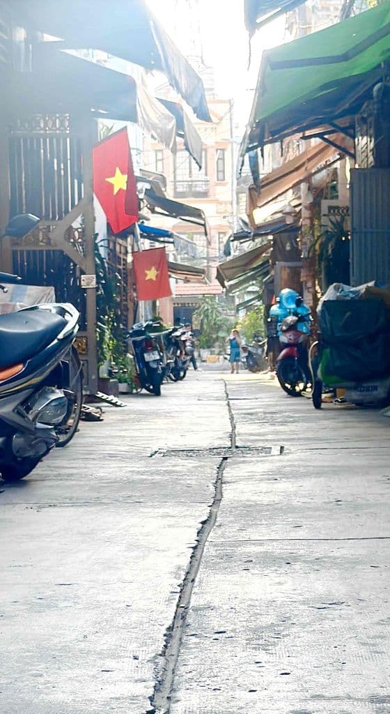 Nhà 1 sẹc hẻm xe hơi thông Cần giao Bán gấp