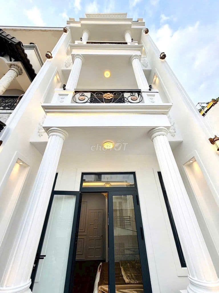 Bán nhà Gò Vấp 5 tầng 4x17M, HXH thông gần Quang Trung chỉ 8.9 tỷ TL