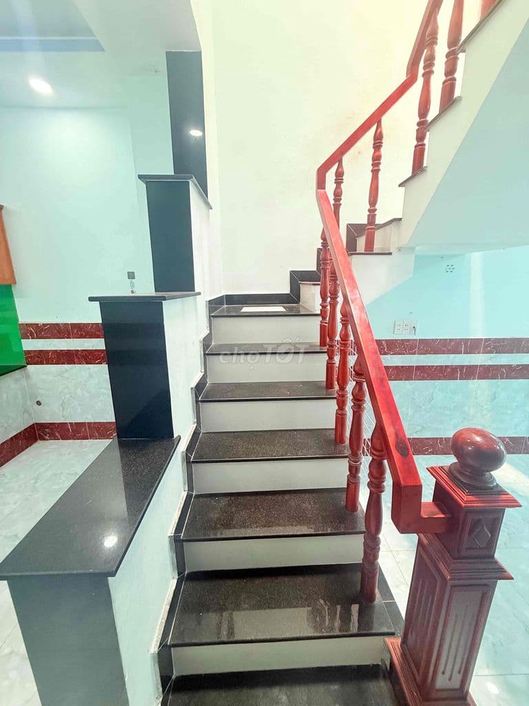 Bán nhà Đông Bắc, Tô Ký, Ngay CVPM Quang Trung, Btct 54m2, Giá 3.85 Tỷ - Ảnh 3