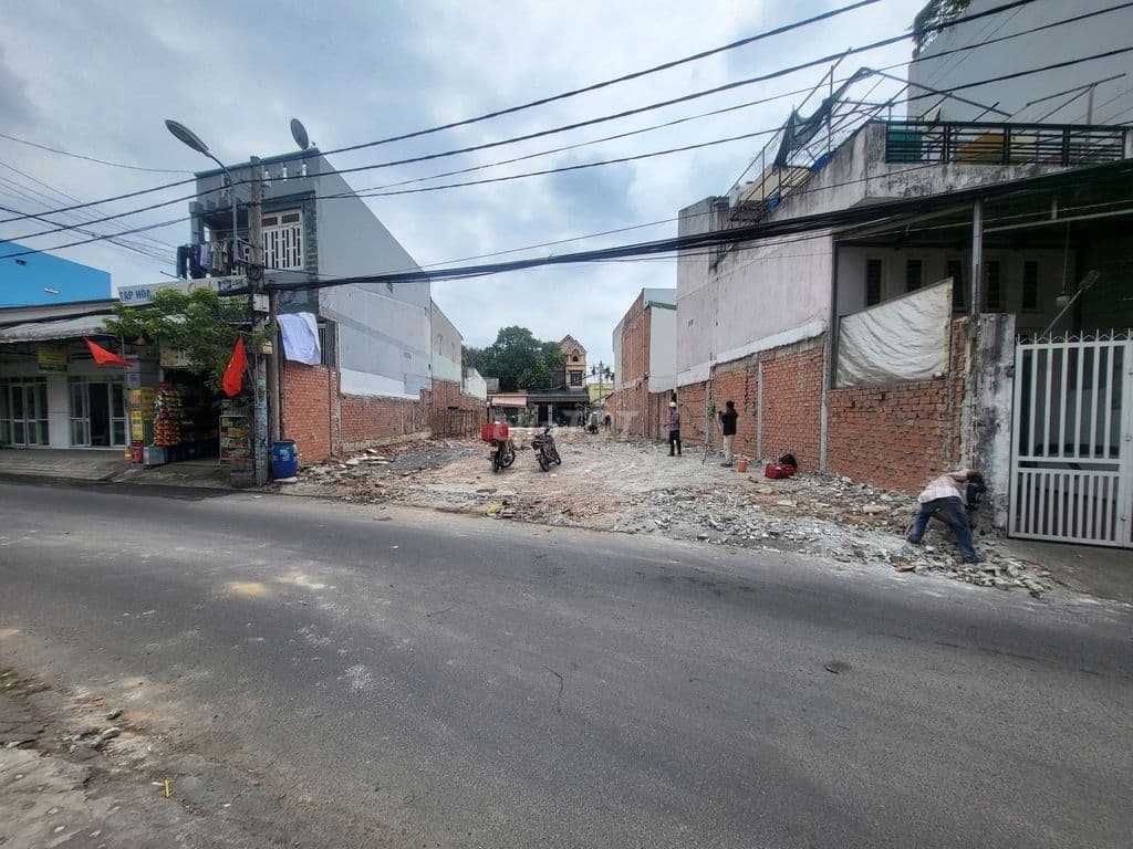 Đất mặt tiền đường 14-Đình Phong Phú TNPB Thủ Đức 8.4tỷ/110m2.