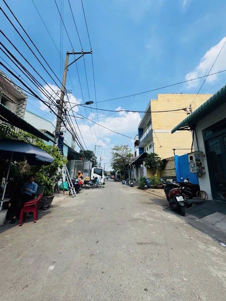 Nhà nát tiện xây mới , HXT tránh 166m2 ,HL2 ,Bình Trị Đông ,Bình Tân.