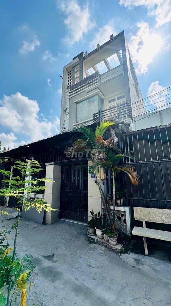 Bán nhà Đình Phong Phú • Hẻm XH • 3 Tầng • 91m2 • 4PN • Sổ hoàn công.