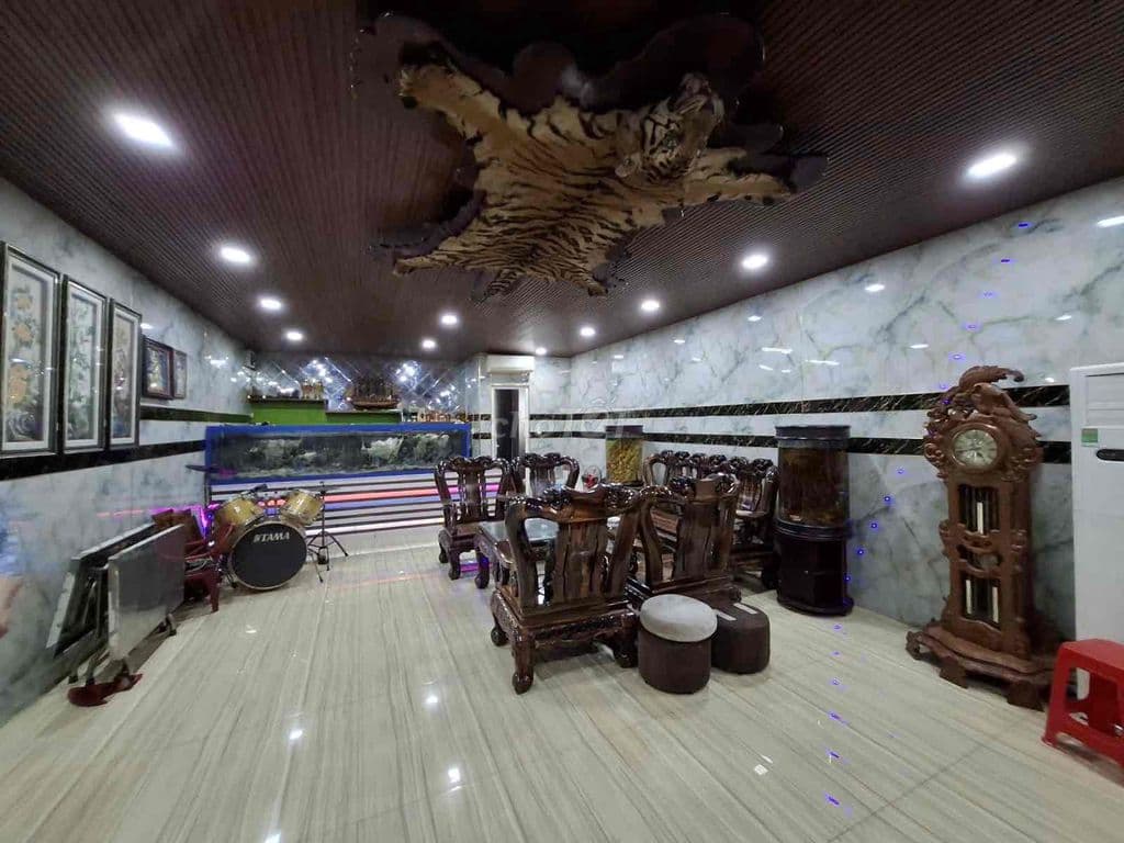 CĂN GÓC 2 MẶT TIỀN 🚗194M² DT 10.7*18.6 GIÁ 15.5 TỶ TL