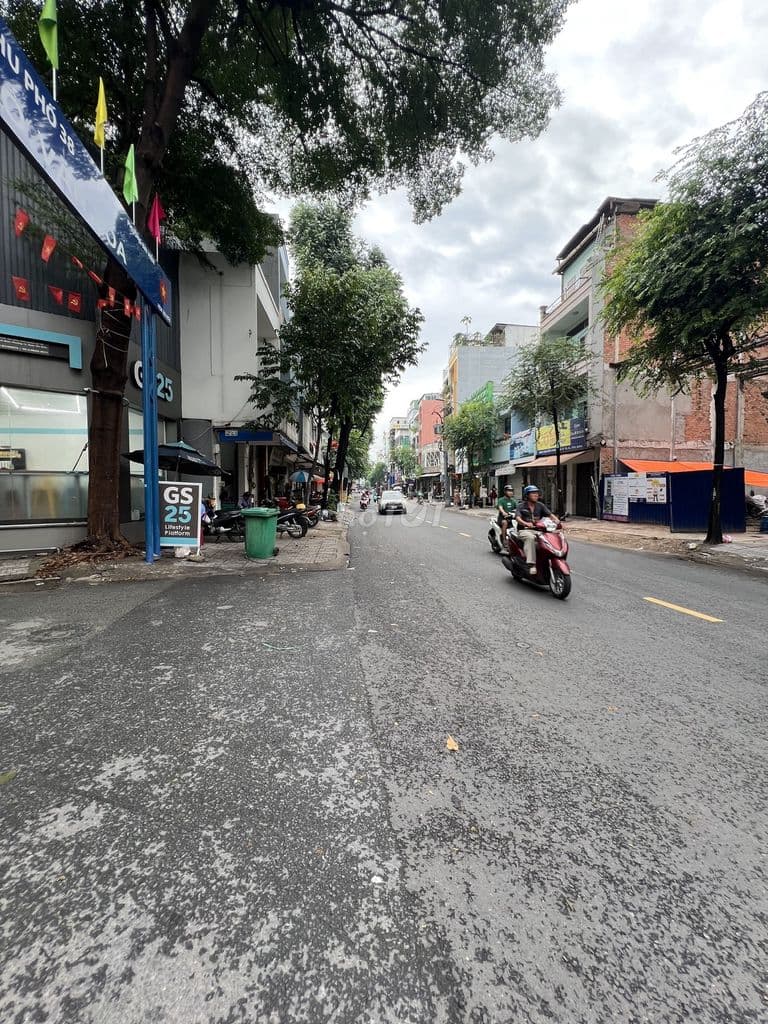 Hẻm xe hơi 6m kinh doanh Nguyễn Thái Bình DT 130m2 rất hiếm nhà cũ