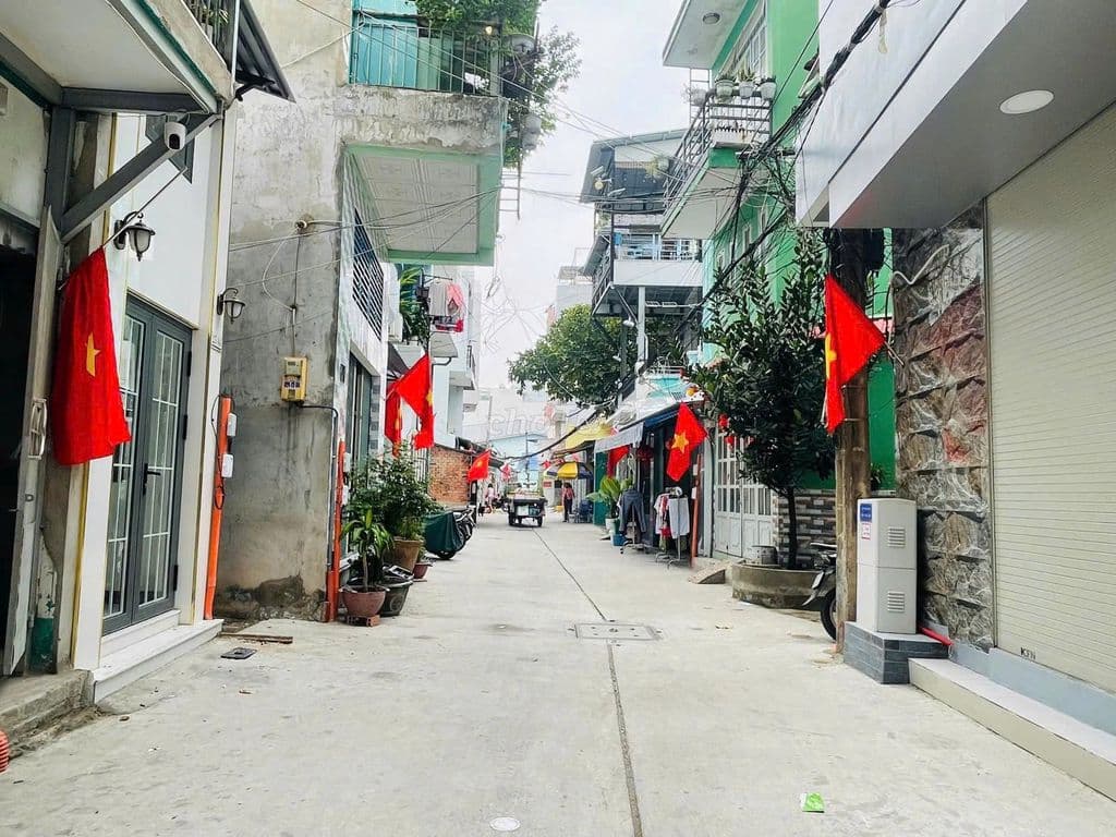 HXH 4M thông Nguyễn Thiện Thuật Q3-dt:3,6x10m-CN:31m-4lầu4pn-7tỷ5 TL