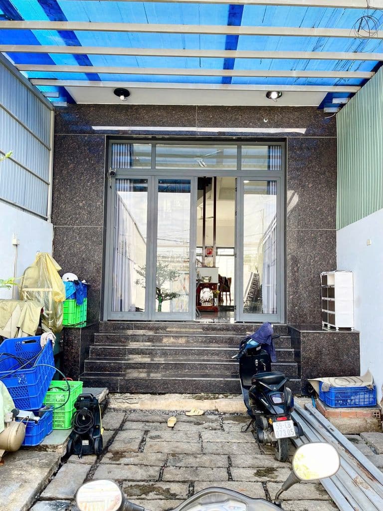 BÁN NHÀ 3 TẦNG MT HẺM CHÍNH LÊ VĂN LƯƠNG