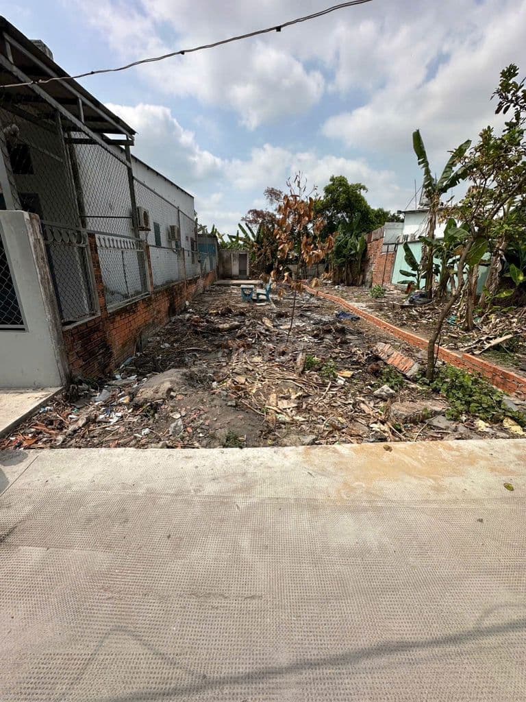 Đất thổ cư hẻm Song Hành, thị trấn Hóc Môn, 5.5m x 23m, 3.5 tỷ